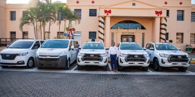 Ministerio Administrativo de la Presidencia entrega vehículos al Consejo Nacional de Drogas
