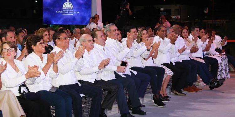 Presidente Luis Abinader lleva Orquesta Filarmónica a Mao