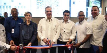 Presidente Abinader y Felipe Suberví inauguran moderno centro de monitoreo para eficientizar servicios de la Caasd