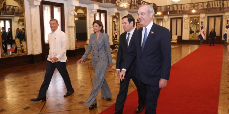 Presidente Abinader y secretario de Estado norteamericano, Marco Rubio, encabezan reunión de trabajo con delegaciones