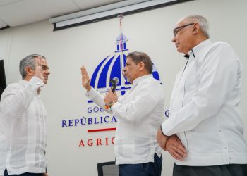 Juramentan a Iván Hernández Guzmán como director del Instituto Nacional del Tabaco