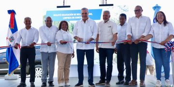 Presidente Abinader inaugura infraestructuras viales, destacamento policial, nave de zona franca y proyecto de fibra óptica en provincia San Juan
