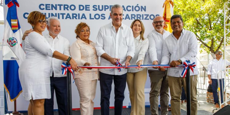 Presidente Abinader inaugura Centro de Superación Comunitaria Los Alcarrizos